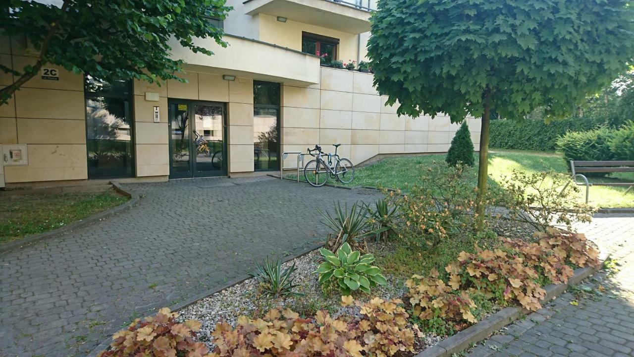 Quiet And Spacious Apartment With Garage Option Kraków Eksteriør billede