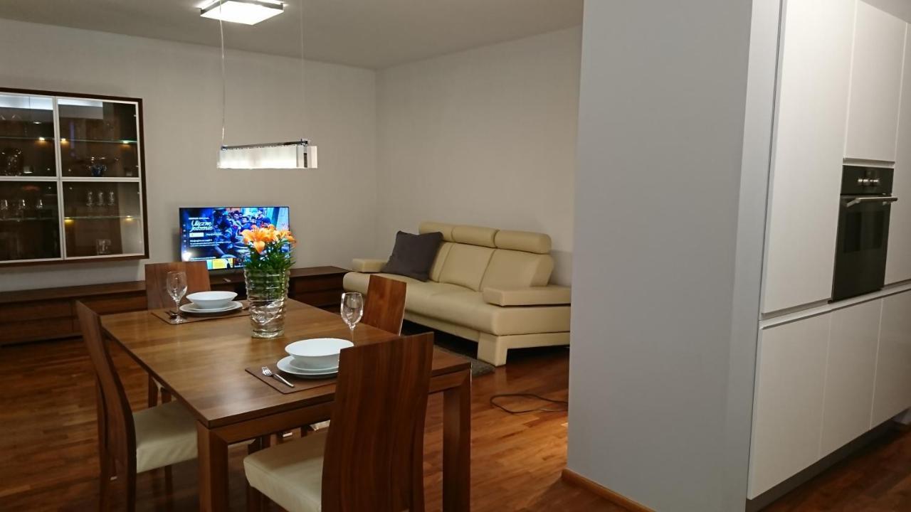 Quiet And Spacious Apartment With Garage Option Kraków Eksteriør billede